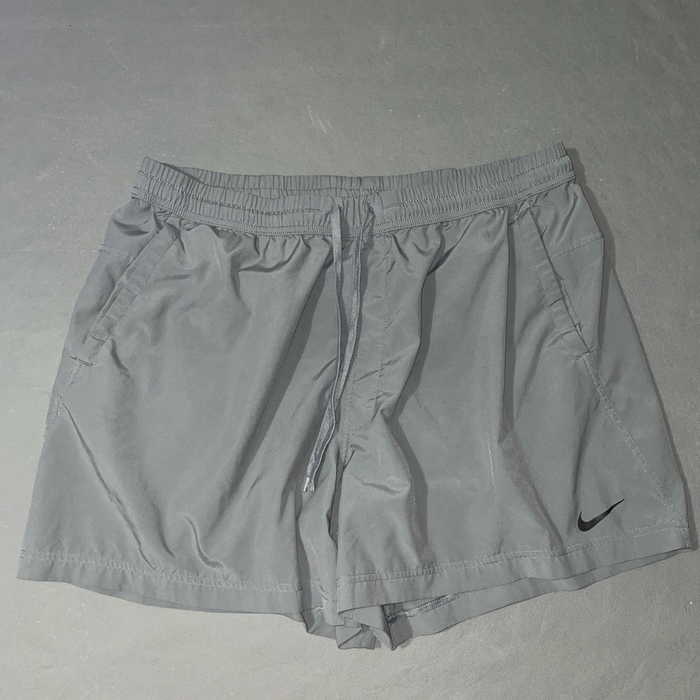 Nike Shorts Mens XXL Grey Form Dri-FIT 5” Unlined Versatile Training Workout